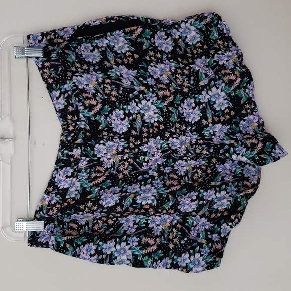Ettitwe Anthropologie floral print flowy summer shorts, pockets, women size med - Picture 4 of 5